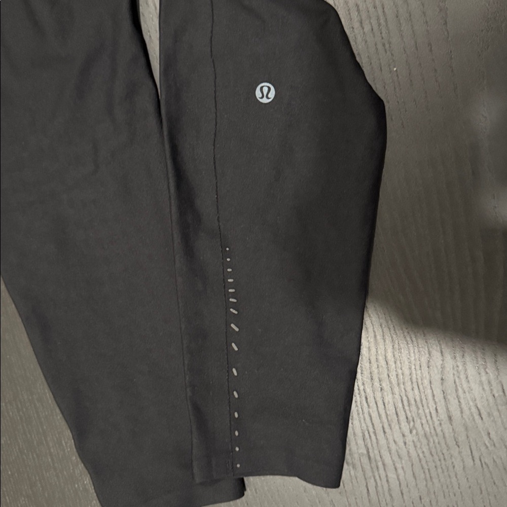 Lululemon men’s Black Leggings - Picture 2 of 2